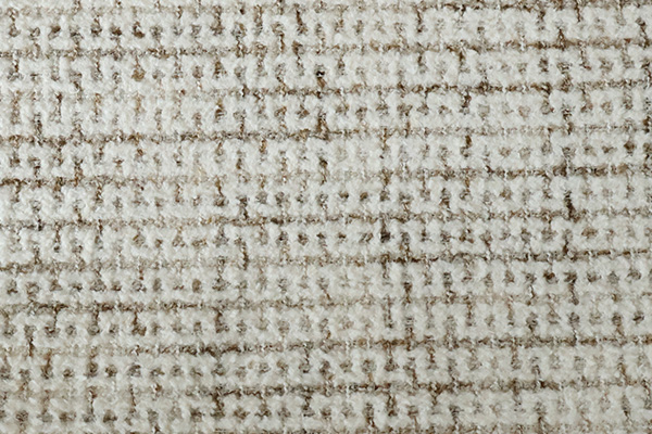 943