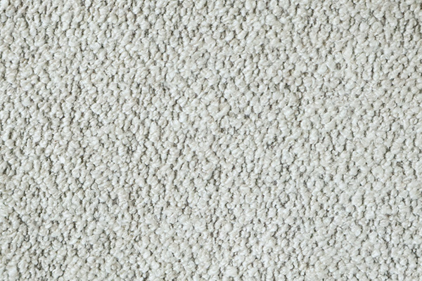 923