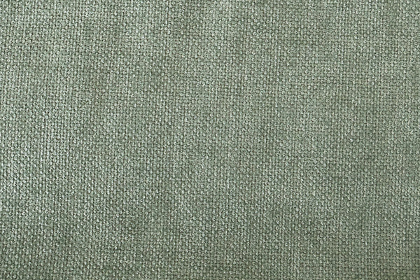 608